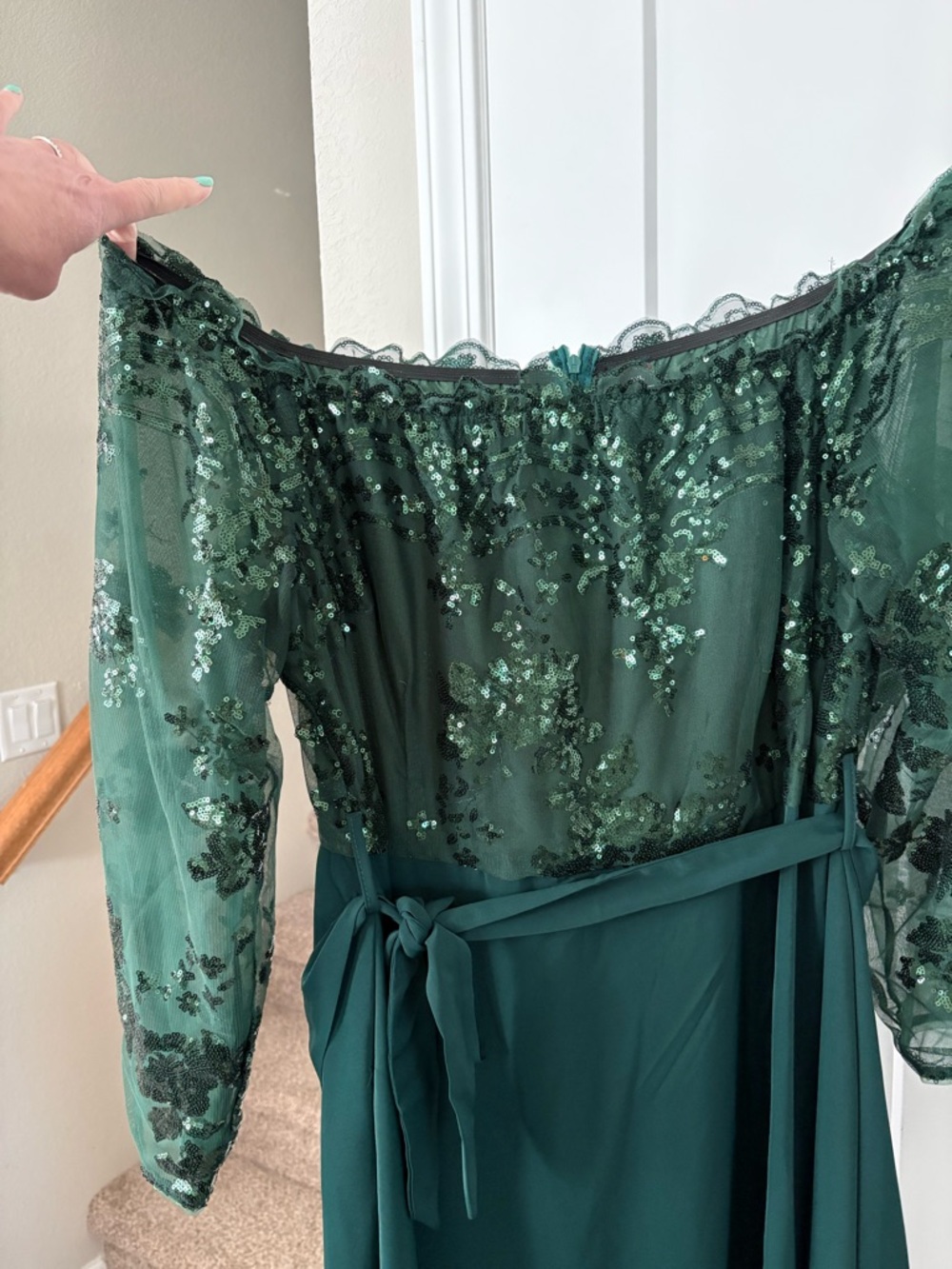 Stunning Dark Green Off-the-Shoulder Sequin Formal Gown, tag 3x, fits 2x. 18/20 - Picture 3 of 7